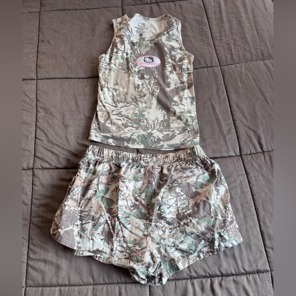 Hello Kitty Camouflage lounge set